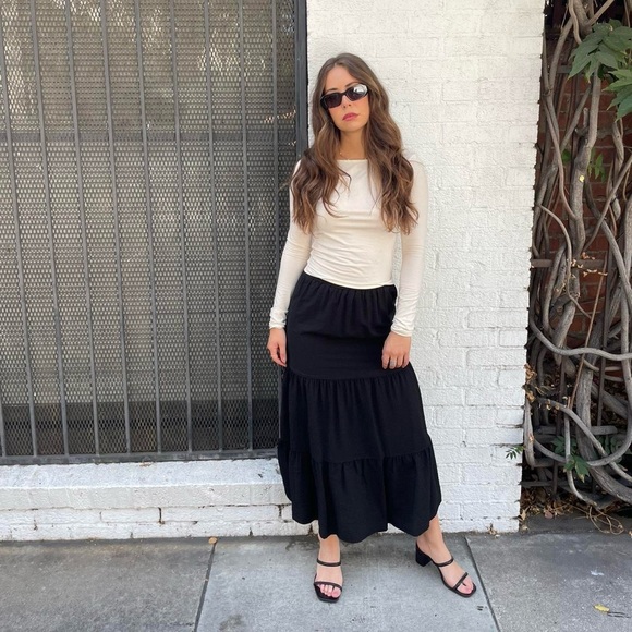 NWT self contrast black ruffle maxi skirt sz small - Picture 3 of 5